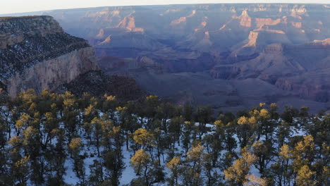 Breathtaking-aerial-view-of-majestic-steep-mountains-of-Grand-Canyon,-USA-during-winters