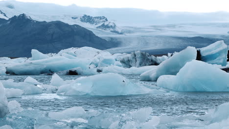 Close-up-of-glacial-ice-floating-in-Jokulsarlon-Glacier-Lagoon,-Iceland