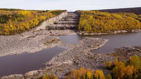 Robert-Bourassa-hydroelectric-power-plant-Generating-Facility-Spillway-Quebec-Canada