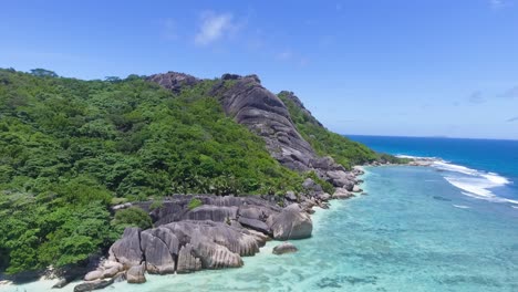 Isla-La-Digue-En-Un-Día-Soleado,-Seychelles