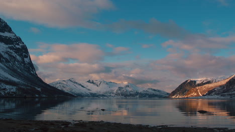 Stunning-cinematic-low-level-tracking-shot-on-the-edge-of-a-fjord,-Norway
