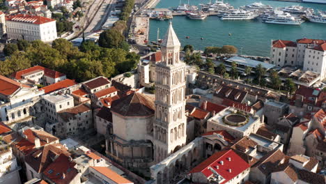 Bell-Tower-Of-Saint-Domnius-Cathedral-At-The-City-Center-Of-Split,-Croatia