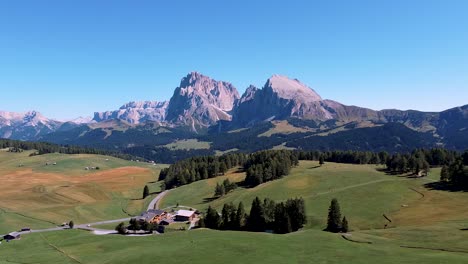 Stunning-aerial-shot-of-high-mountain-landscape-in-Alpe-di-Siusi,-Dolomites