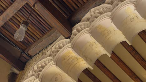 Ornamental-Arch-With-Arabesque-Design-In-Moorish-Taifa-Hall-Of-Aljaferia-Palace-In-Zaragoza,-Spain