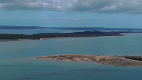 Islet-in-front-of-Fraser-Island,-Queensland-in-Australia
