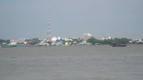 Blick-Auf-Den-Fluss-Saigon-In-Ho-Chi-Min,-Vietnam-Vom-Boot-Aus-02