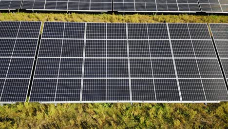 Photovoltaikfarm,-Umweltfreundliche-Und-Saubere-Energie---Antenne-Seitlich