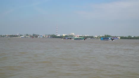 Blick-Auf-Den-Fluss-Saigon-In-Ho-Chi-Min,-Vietnam-Vom-Boot-Aus-01