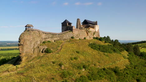 Beautiful-drone-footage-of-Boldogkō-Castle-on-Lion's-Rock-in-Hungary