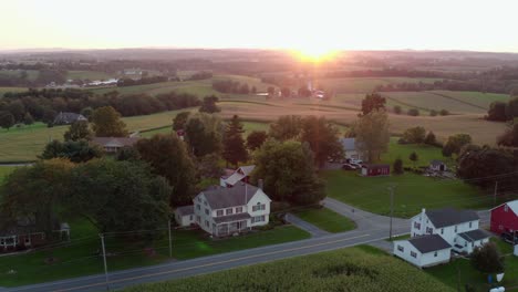 Summer-sunrise,-sunset-in-rural-American-countryside