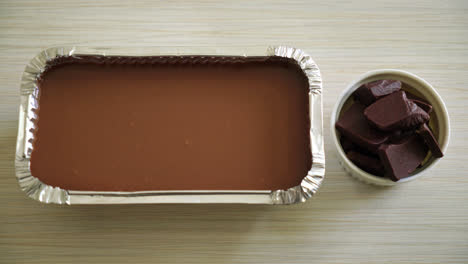 Schokoladenkuchen-Mit-Weicher-Ganache-Oder-Schokoladenfondantkuchen