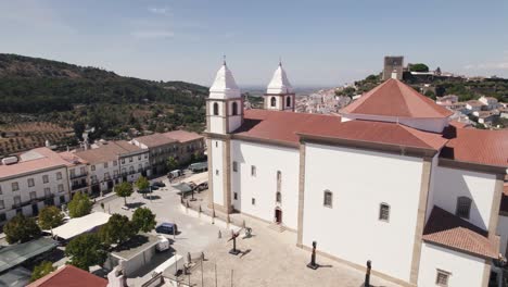 Aerial-view-of-Santa-Maria-da-Devesa-church,-Castelo-de-Vide-in-Portugal