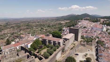 Picturesque-hilltop-Medieval-Castle,-Castelo-de-Vide,-Portugal
