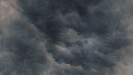 Relámpagos-Y-Tormentas-Con-Nubes-Oscuras-4k