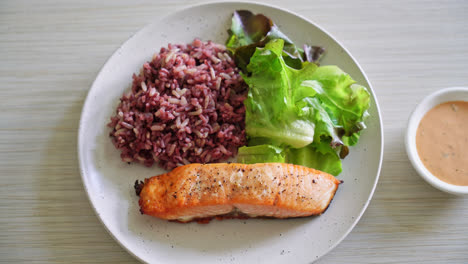 grilled-salmon-fillet-steak-with-rice-berry-and-vegetable---healthy-food-style