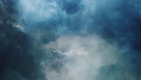 Tormenta-De-4k-Dentro-De-Nubes-Cumulonimbus-Moviéndose-En-El-Cielo-Oscuro