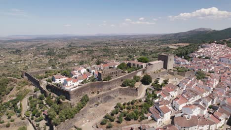 Quaint-medieval-hilltop-Castle,-Castelo-de-Vide,-Portugal