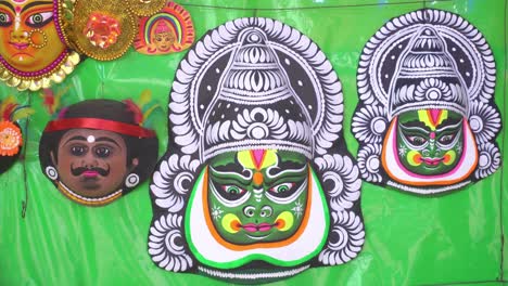 Estas-Máscaras-Se-Utilizan-Para-La-Comida-De-Danza-Artística-En-áreas-Remotas-Del-Oeste-De-Bengala
