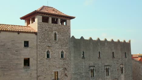 Exterior-Del-Edificio-Histórico-De-La-Demarcación-De-Girona-Del-Colegio-De-Arquitectos-De-Cataluña-En-España