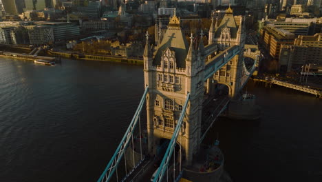 Tower-Bridge---Ikonische-Viktorianische-Türmchenbrücke-über-Die-Themse-Bei-Sonnenuntergang-In-London,-Vereinigtes-Königreich