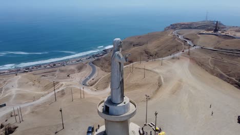 A-monument-of-a-statue-of-Jesus-Christ,-in-Lima-Peru