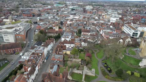 Straßen-Und-Straßen-Im-Stadtzentrum-Von-Guildford,-Surrey,-Großbritannien,-Drohnen-Luftaufnahmen