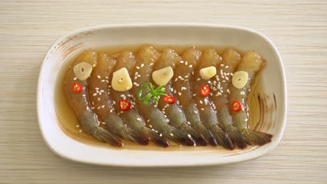 Eingelegte-Garnelen-Nach-Koreanischer-Art-Oder-Eingelegte-Garnelen-In-Koreanischer-Sojasauce---Asiatischer-Essensstil
