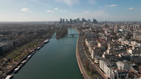Aerial-video-of-the-Parisian-suburbs,-view-of-La-Defense