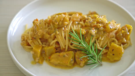 pumpkin-spaghetti-pasta-alfredo-sauce---vegan-and-vegetarian-food-style