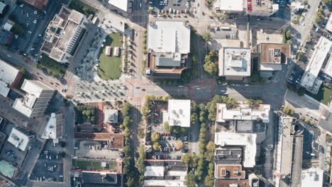 Aerial-Hyperlapse-of-Traffic-in-Downtown-Chattanooga,-Market-Broad-Street-Intersections
