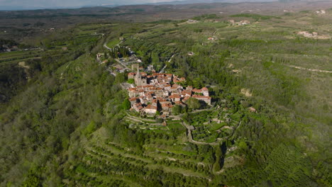 Aerial-View-Of-Old-Town-Of-Groznjan-On-Lush-Hilltop-In-Istria,-Croatia