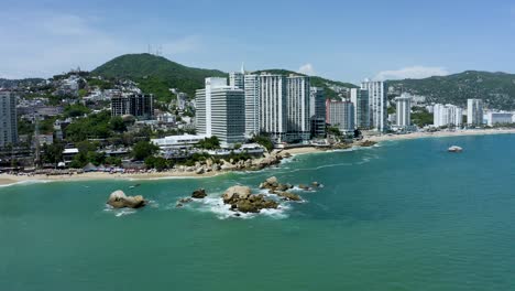 Tropical-Hotel-Resorts-in-Famous-Mexico-Travel-Destination-of-Acapulco---Aerial