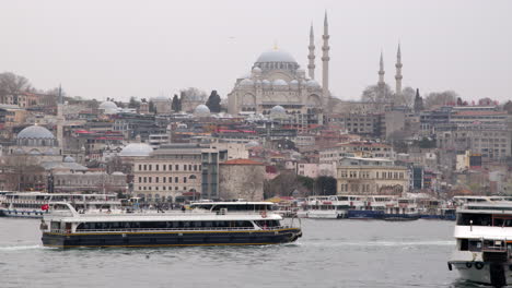 Famous-View-to-Süleymaniye-Mosque-in-Istanbul-during-a-Cloudy-Morning