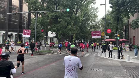 shot-of-group-of-runners-of-the-mexico-city-marathon-2022-in-Polanco