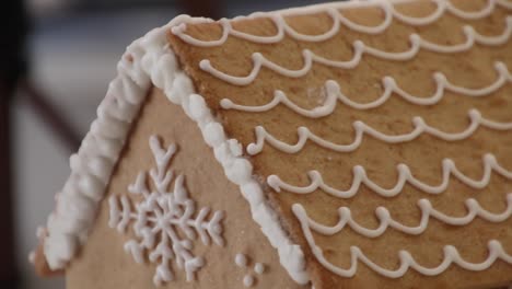 Review-of-a-homemade-gingerbread-house