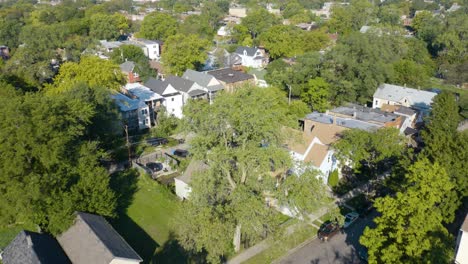 Vogelperspektive-Luftaufnahme-Der-Häuser-Auf-Der-Südseite-Von-Chicago-Im-Sommer