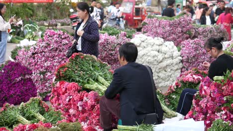 Kunming,-Yunnan,-China---1-De-Septiembre-De-2022:-Ambiente-En-El-Mercado-De-Flores-De-Kunming-Dounan
