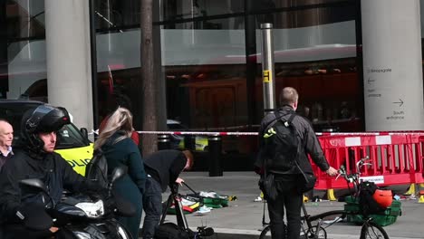 Three-people-stabbed-in-central-London-'robbery',-22-Bishopsgate,-London,-United-Kingdom