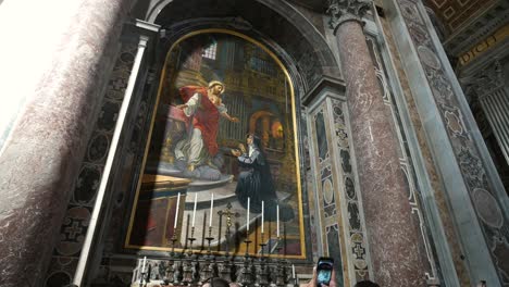 Basílica-De-San-Pedro-Pintura-Del-Arte-Del-Vaticano-Y-Turistas-Tomando-Fotos