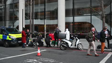 Multiple-people-injured-in-suspected-stabbing-in-Bishopsgate,-London,-United-Kingdom