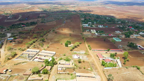 Antena-De-Edificios-En-Un-Pequeño-Pueblo-Rural-De-Kenia