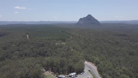 Small-Park-Amidst-The-Lush-Forest-With-A-Distant-View-Of-Mount-Beerwah-Of-Glasshouse-Mountains-In-Southeast-Queensland,-Australia