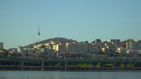 Seoul,-Yongsan-bezirk,-N-seoul-turm,-Gangbyeon-schnellstraße,-Hangang-flusssonnenuntergang