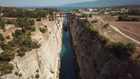 Corinth-canal-with-a-boat,-peloponnese,-Greece
