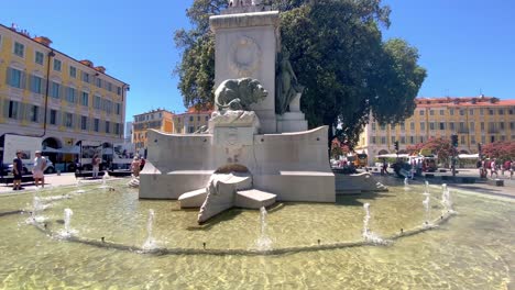 Giuseppe-Garibaldi-Monument-In-The-Center-Of-Water-Fountain-At-Garibaldi-Square-In-Nice,-France