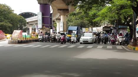Streets-and-traffic-in-Bangalore,-India