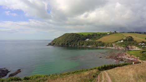 Panoramablick-über-Die-Abgelegenen-Strände-Von-Talland-Bay-In-Cornwall