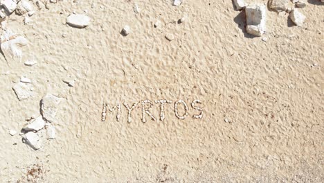 Myrtos-Bildeten-Sich-Mit-Kieselsteinen-Auf-Dem-Sand