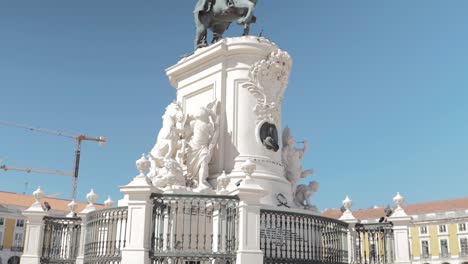 Estatua-Ecuestre-Del-Rey-José-I