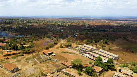 Foque-De-Edificios-En-Un-Pequeño-Pueblo-En-La-Zona-Rural-De-Kenia